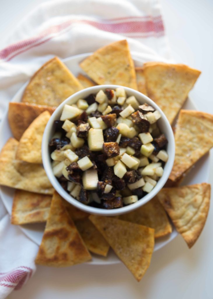 Pita crisps with apple fig salsa are our kind of healthy snack. Chef Joanne Weir's pita crisp recipe is ready in less than 10 minutes--kids and parents like this snack.