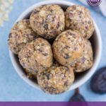 This energy ball recipe makes a perfect snack for post-workouts or to tuck into lunchboxes. Full of dried figs, this oatmeal energy ball recipe is no-bake.