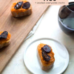 red wine poached figs crostini