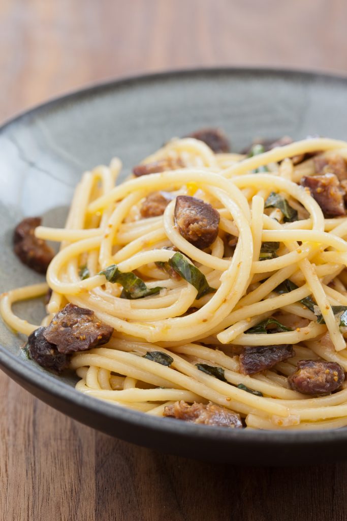 Creamy lemon butter sauced spaghetti makes a standout meatless main dish. Golden dried figs lend a touch of sweetness to this lemon cream sauce for pasta.