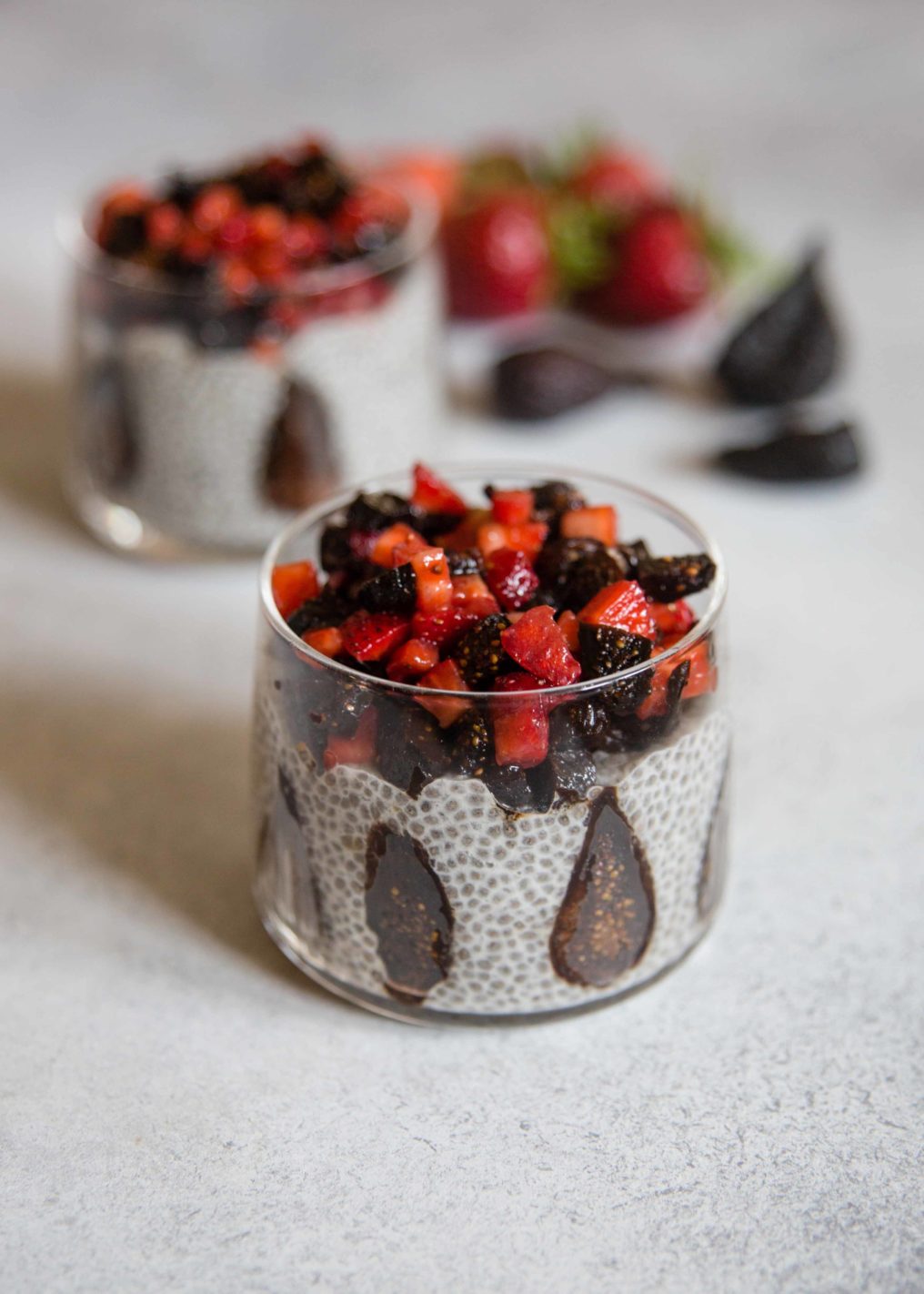chia seed pudding with figs
