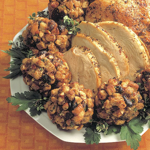 Holidays hanker for bread cubed stuffing recipe with figs. Once you know how to make stuffing with dried bread cubes, customize as you like.