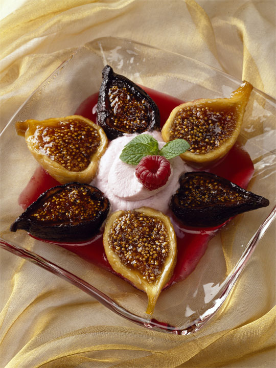 roasted figs and raspberry cream