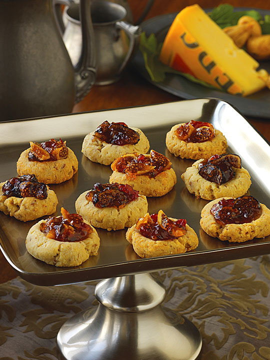 Savory cheese cookies with fig hot pepper jelly