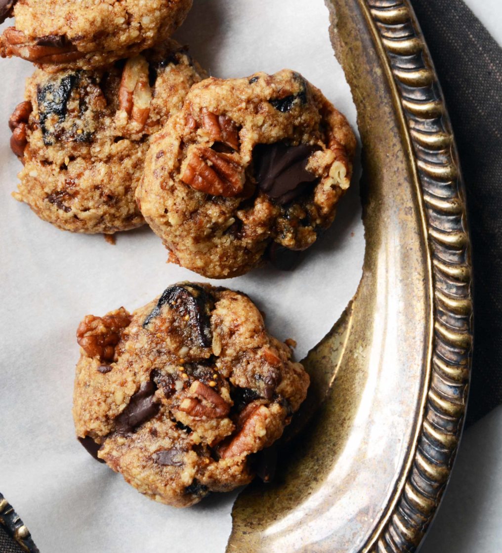 Good to go breakfast starts with Fig Pecan Breakfast Cookies. These easy breakfast cookies are full of wholesome ingredients.