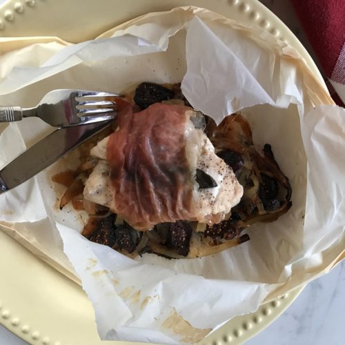 Chicken baked in parchment with figs and sage