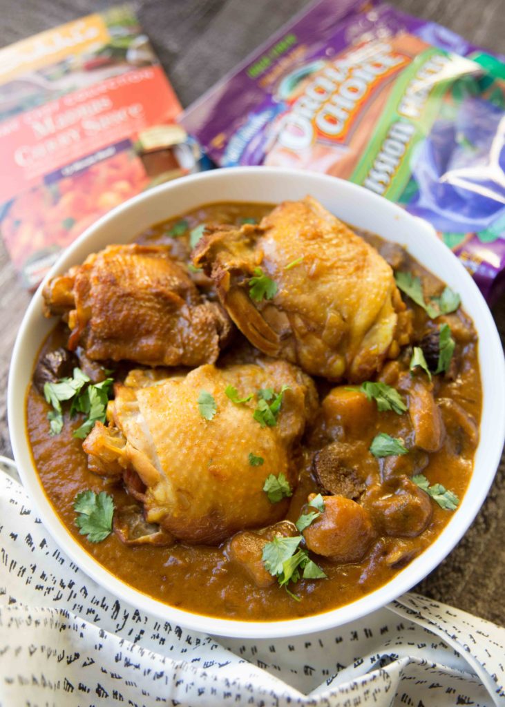 Chicken thigh curry gets better as it cooks. Using just a few ingredients, classic chicken curry with coconut milk and potatoes with figs is a cozy dinner.