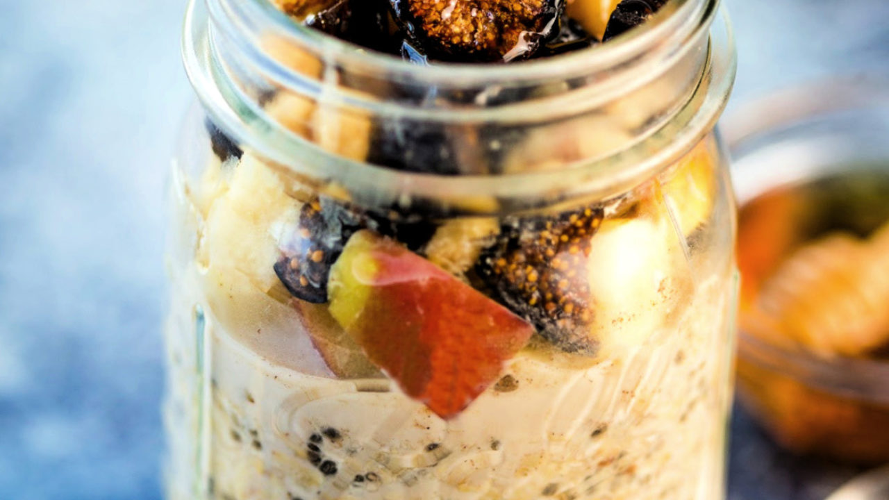 Cinnamon Fig Overnight Oats with Apples