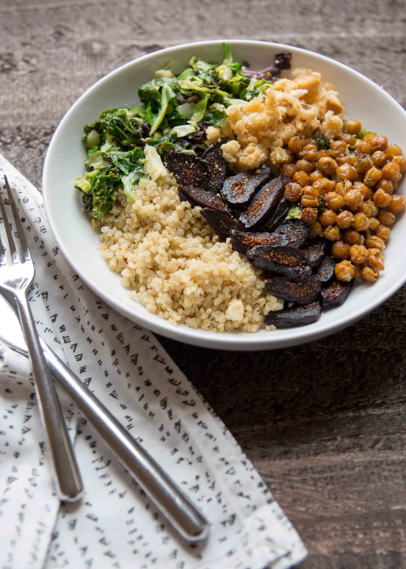 Easy meal alert! Make a pot of quinoa to meal prep for the week ahead. As you consider quinoa bowl ideas, reach for an Asiago Kale Salad Kit and our dried figs.