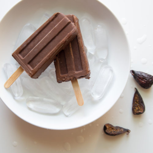 Vegan Fudgesicles: Making Popsicles from Smoothies is a healthy indulgence you can feel good about eating.