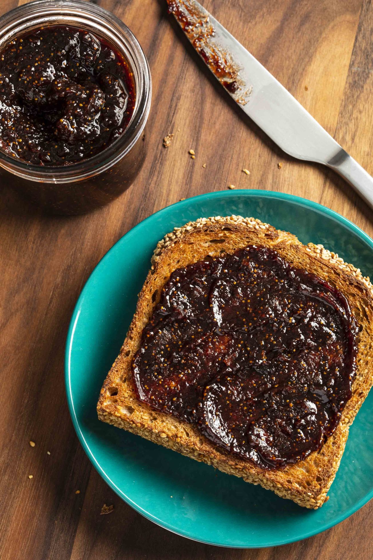 The sweetness of mission dried figs and tartness of pomegranate combine in fig and pomegranate jam. Try it as a condiment or on toast.