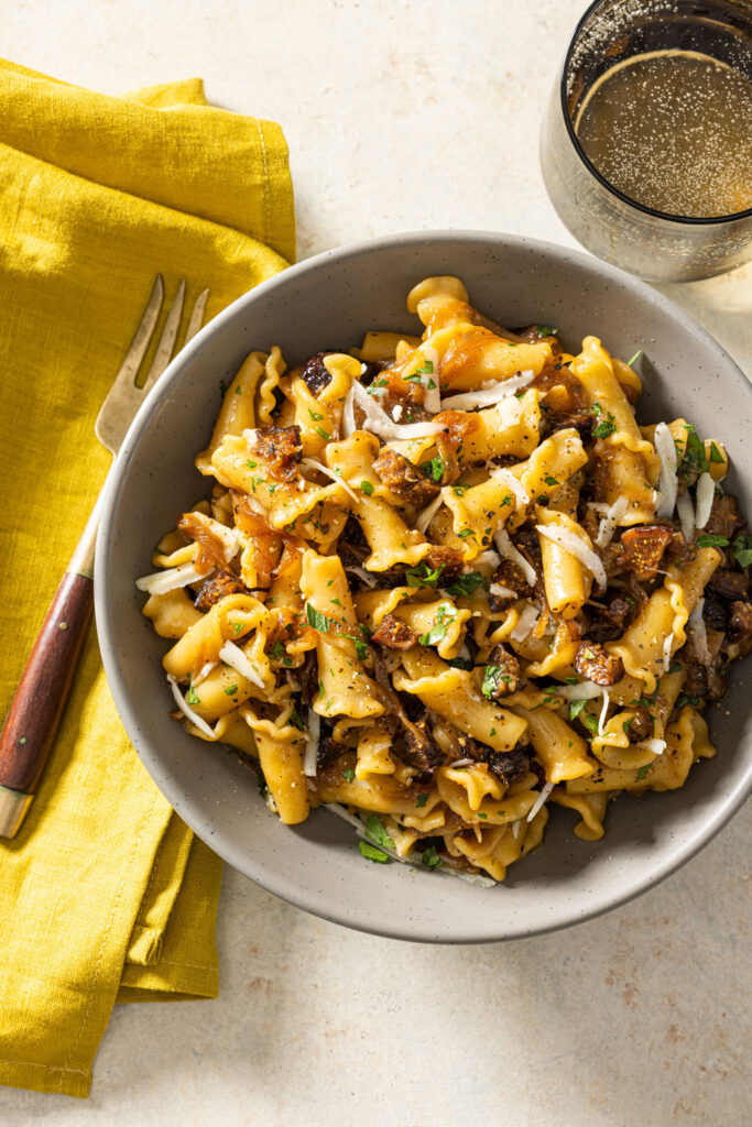 pasta with caramelized onions