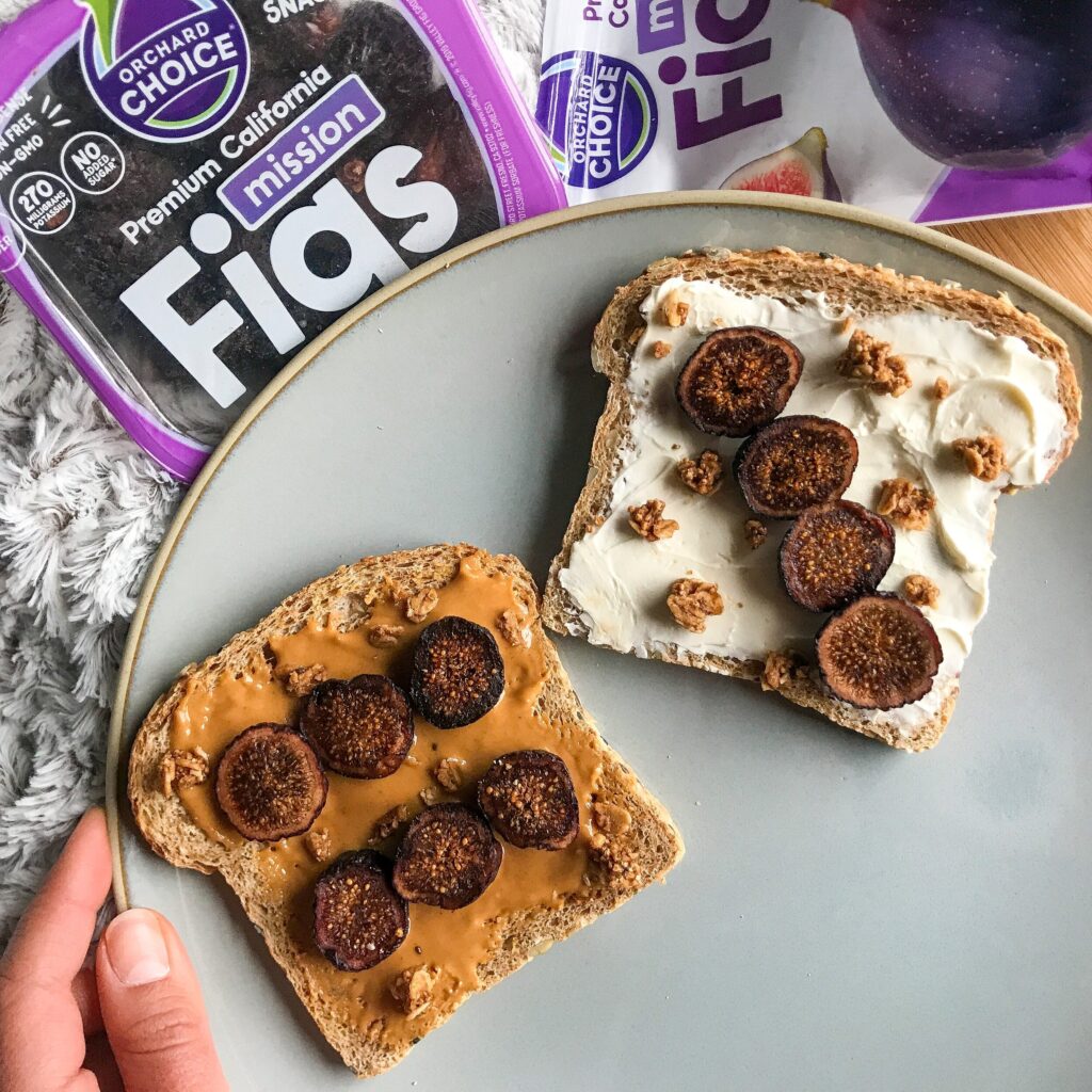 toast slices with cream cheese and figs as well as toast slice with nut butter and figs - Mediterranean food snacks